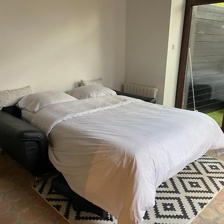Studio Duplex Avec Spa Et Cour Privee Bonnelles Luaran gambar