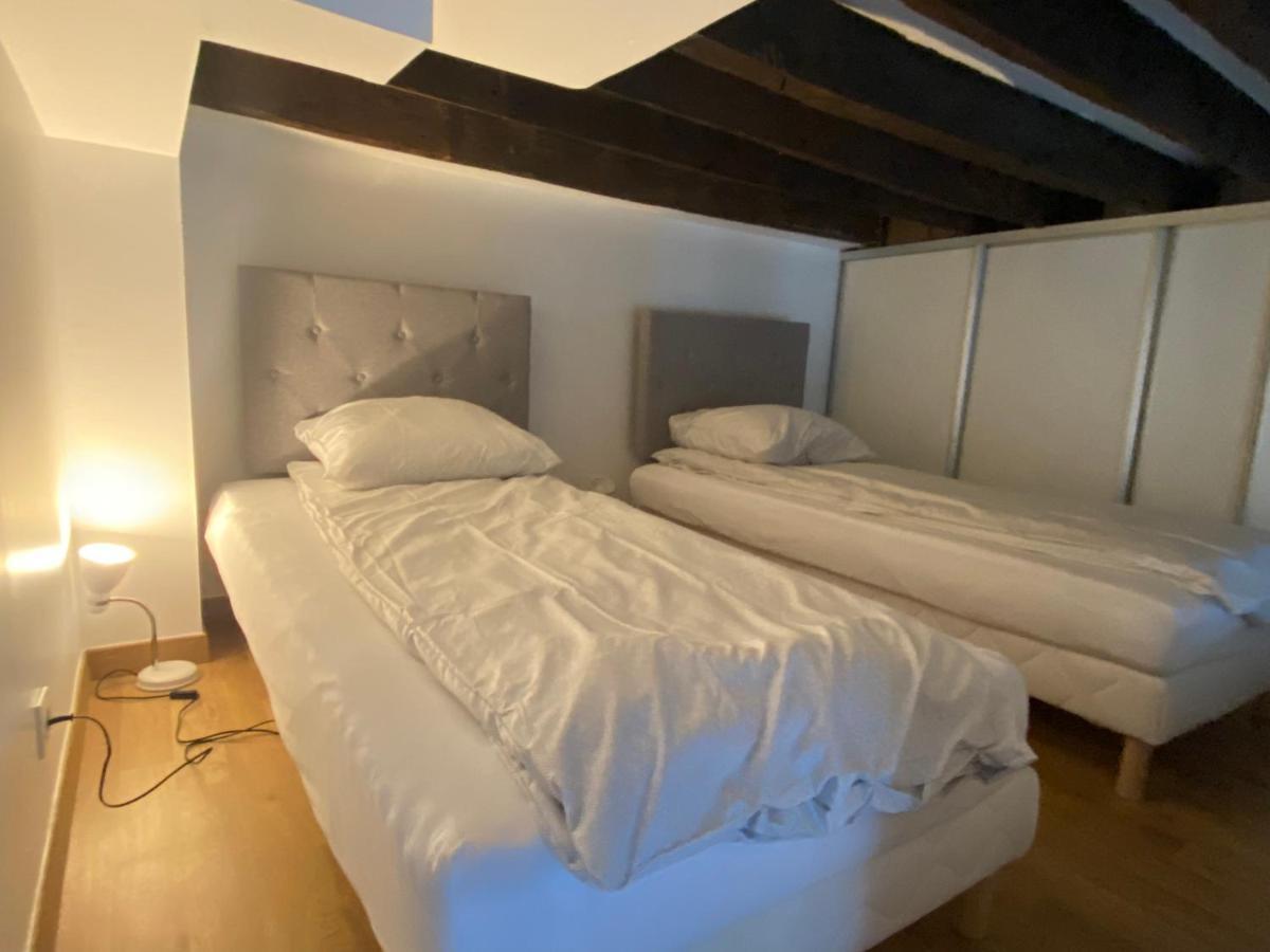 Studio Duplex Avec Spa Et Cour Privee Bonnelles Luaran gambar