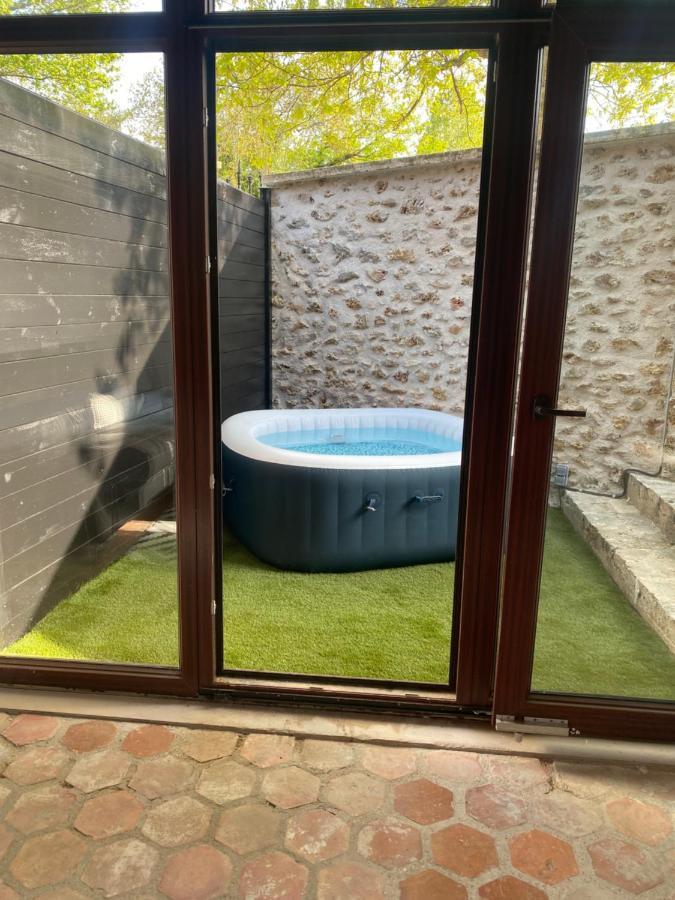 Studio Duplex Avec Spa Et Cour Privee Bonnelles Luaran gambar