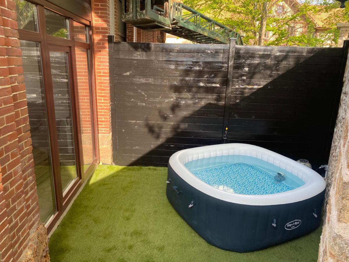 Studio Duplex Avec Spa Et Cour Privee Bonnelles Luaran gambar